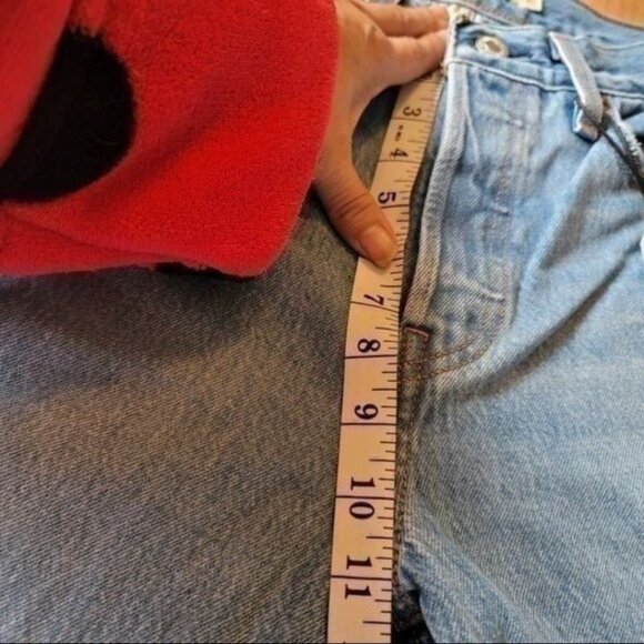 Levi's Premium Wedgie Jeans Size 30 Straight Fit Raw Hem Button Fly High Rise - Picture 11 of 12